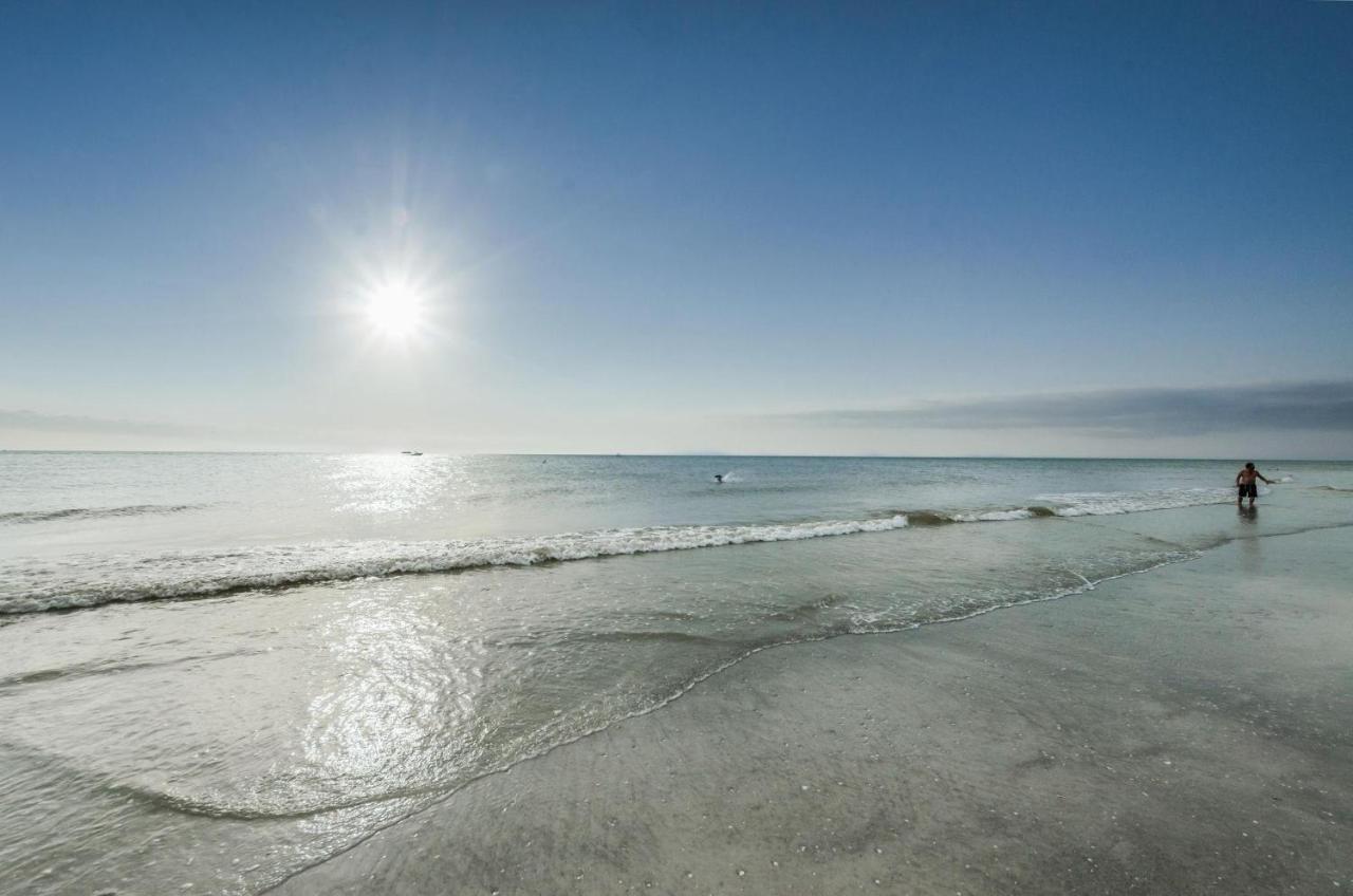 Gorgeous 3 Bedroom Condo In The Perfect Locationseaoats302 Сент-Піт-Біч Екстер'єр фото